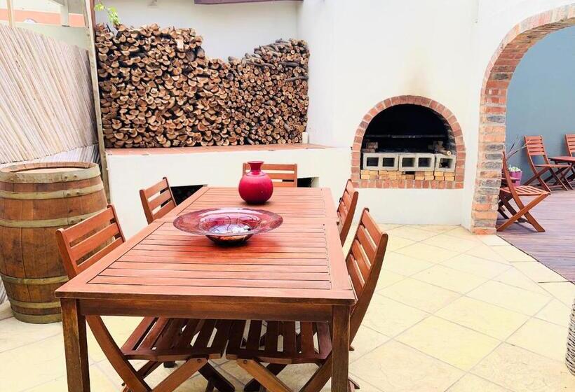 بنسيون Abington Manor Fish Hoek Guesthouse