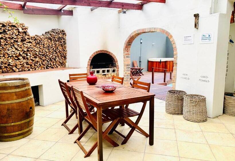 بنسيون Abington Manor Fish Hoek Guesthouse