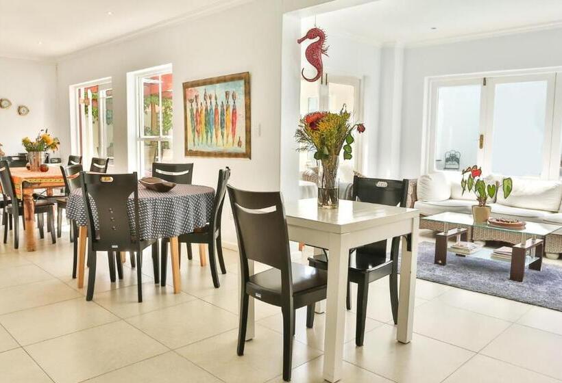 بنسيون Abington Manor Fish Hoek Guesthouse