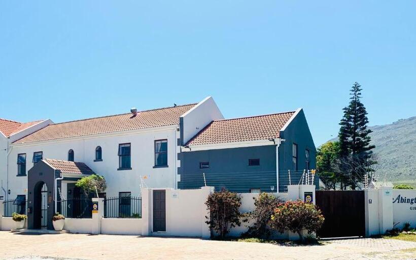 بنسيون Abington Manor Fish Hoek Guesthouse