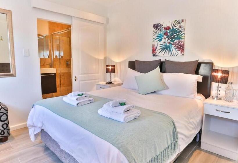 بنسيون Abington Manor Fish Hoek Guesthouse