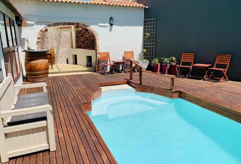 بنسيون Abington Manor Fish Hoek Guesthouse