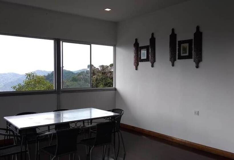 بنسيون Ayana Holiday Resort