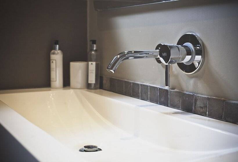 پانسیون Dolphin Dunes Guesthouse