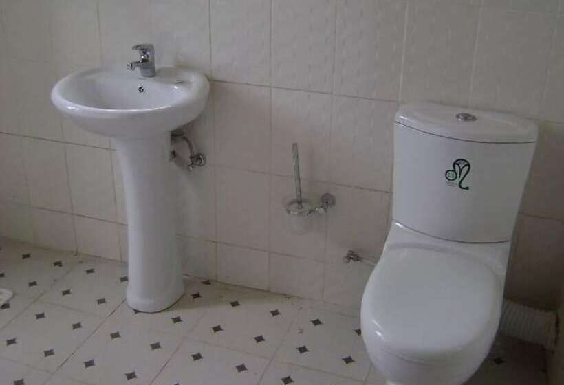 پانسیون East Airport Guesthouse