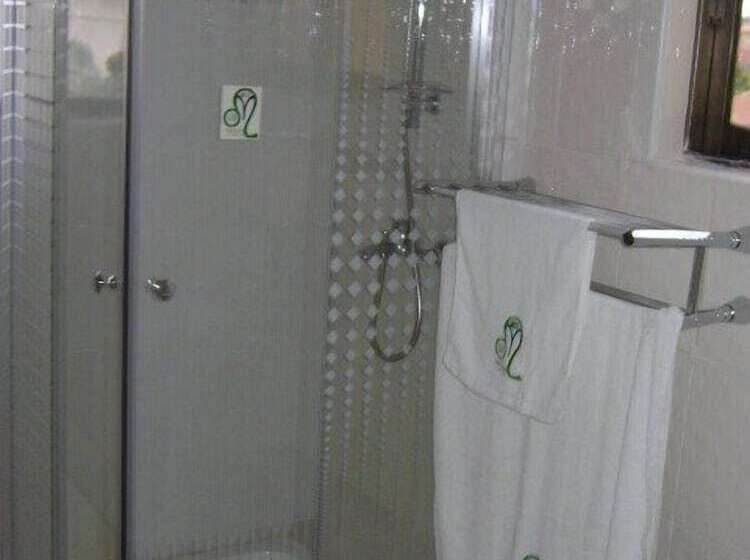 پانسیون East Airport Guesthouse