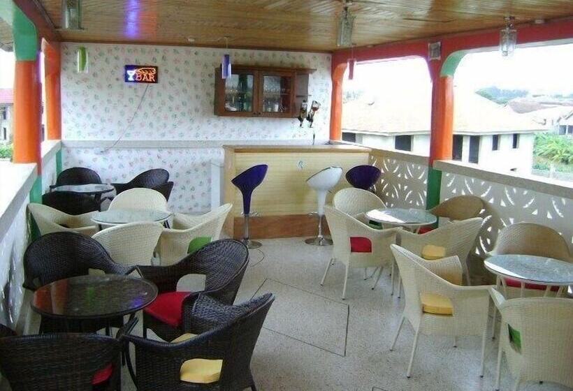 پانسیون East Airport Guesthouse