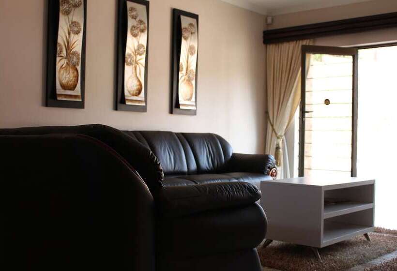 Пансион Milkwood Mansion