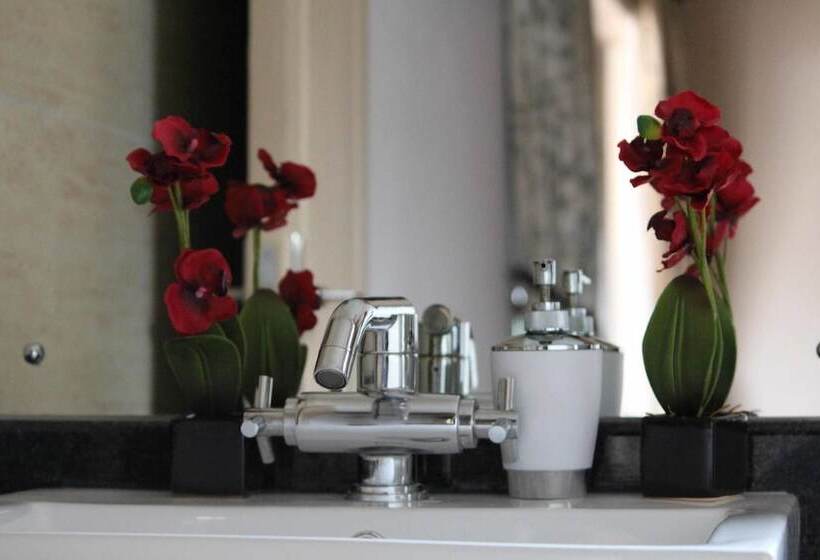 Пансион Milkwood Mansion