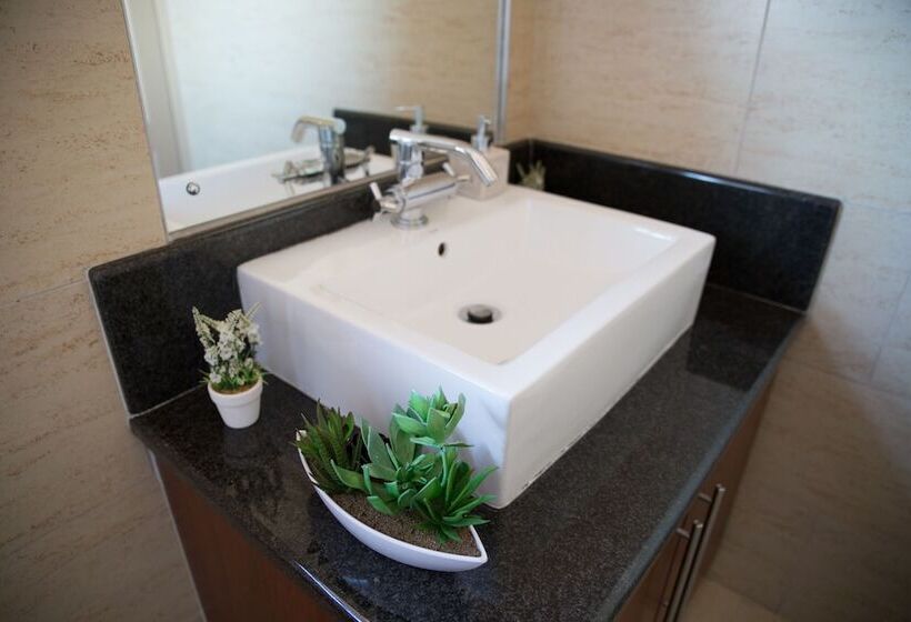 Пансион Milkwood Mansion