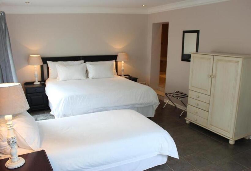 פנסיון Nauntons Guest House