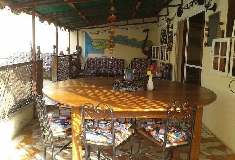 پانسیون Oasis Relax Lodge