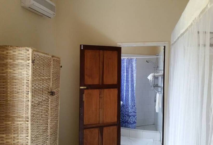 پانسیون Oasis Relax Lodge