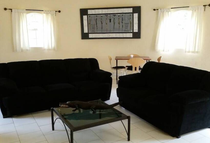 پانسیون Oasis Relax Lodge