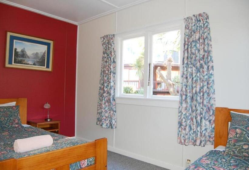 汽车旅馆  Queenstown Holiday Park Creeksyde