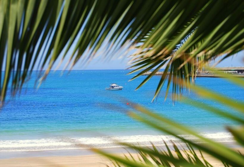 Santos Express Train Lodge   Hostel