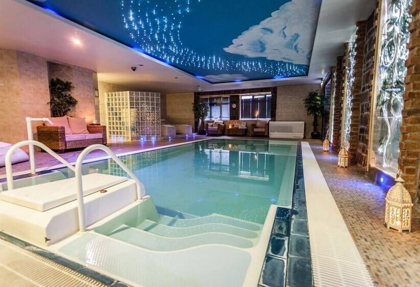 Airport View Hotel & Secret Spa