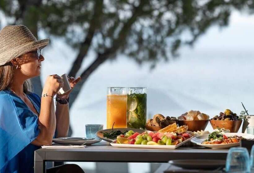 Akti Toroni Boutique