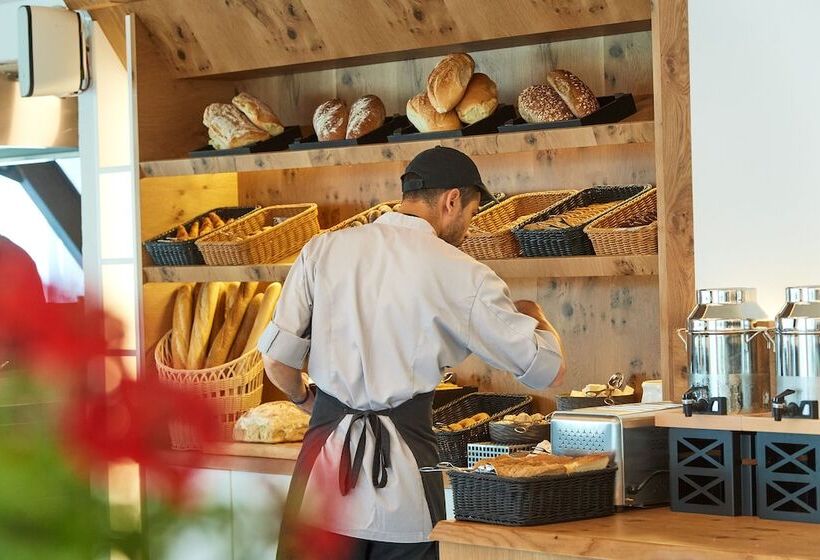 Akti Toroni Boutique