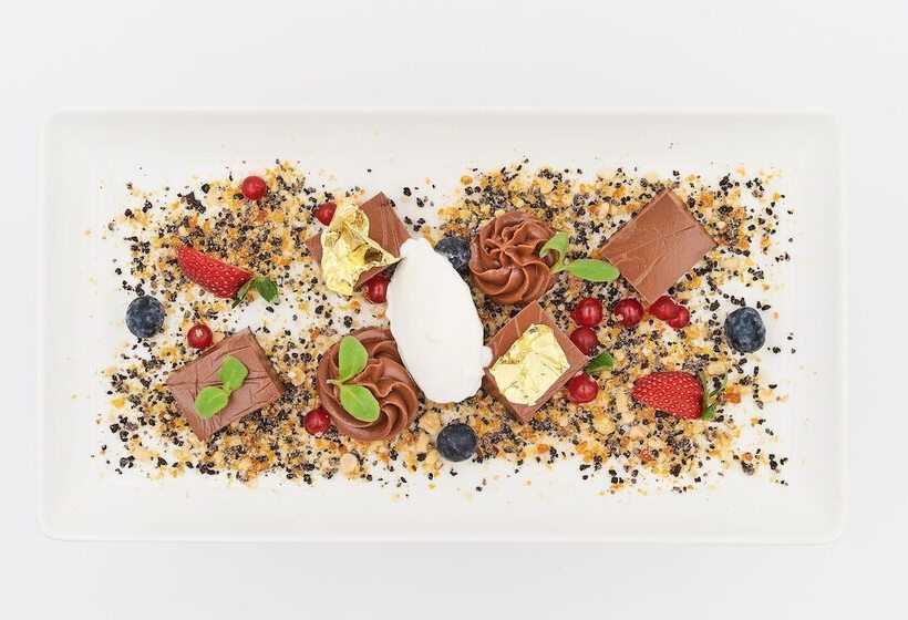 Akti Toroni Boutique