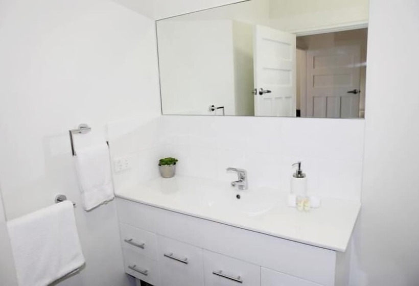 Albany Central Apartments