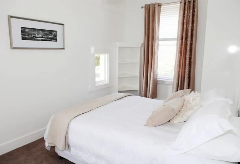 Albany Central Apartments