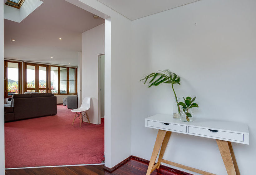 הוסטל Sorrento Beach House