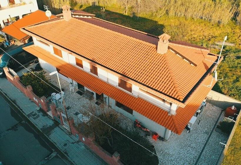 مبيت وإفطار Anaelehouserooms Ltb