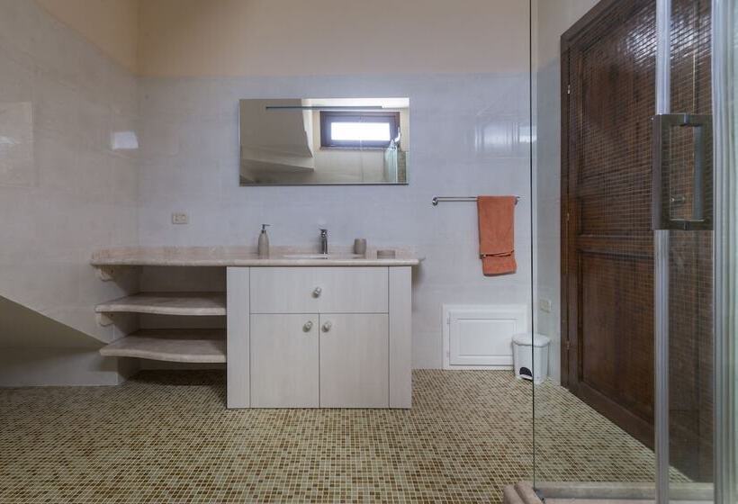 مبيت وإفطار Anaelehouserooms Ltb