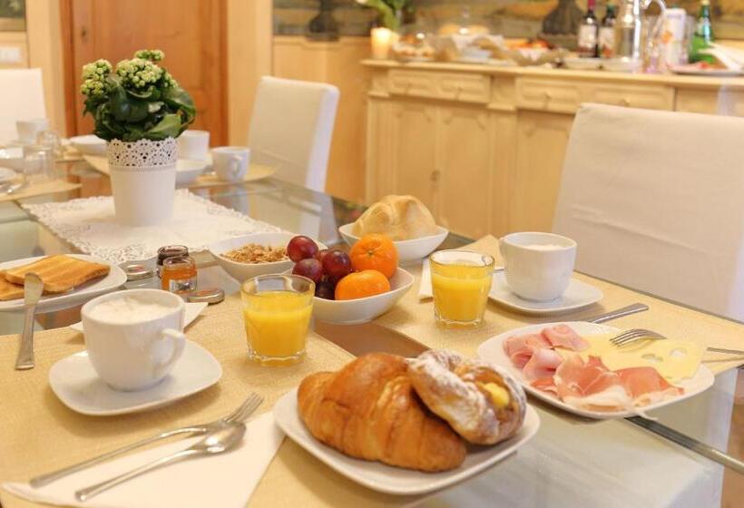 تختخواب و صبحانه Dimora Bandinelli