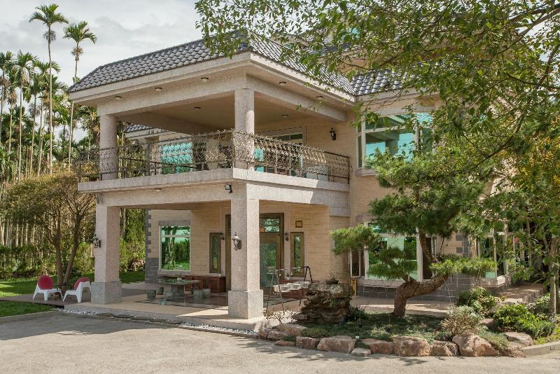 تختخواب و صبحانه Fanzhalan Guest House