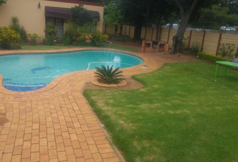 ベッドアンドブレックファースト Maple's Guest House