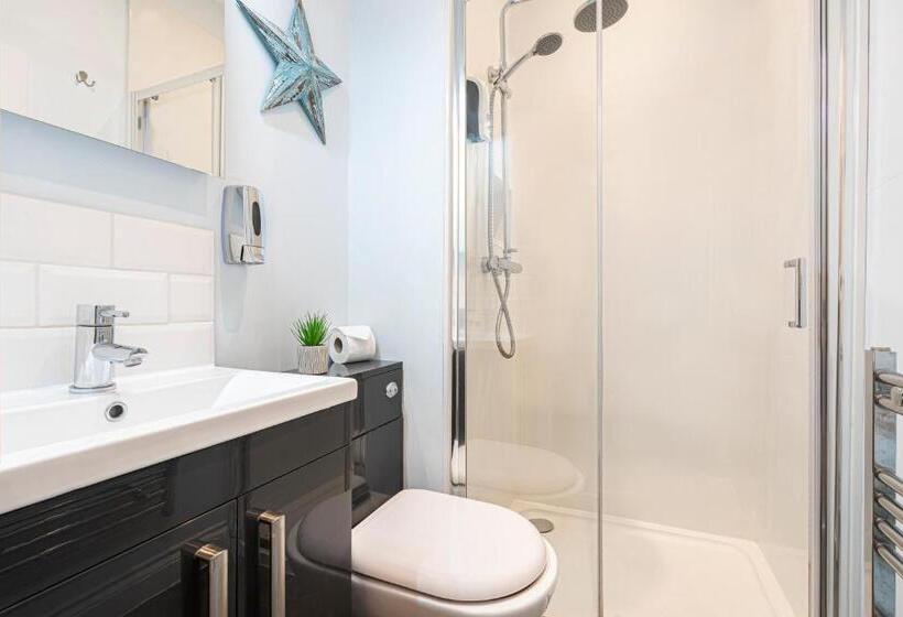 تختخواب و صبحانه Ocean Stays Hotel, Plymouth