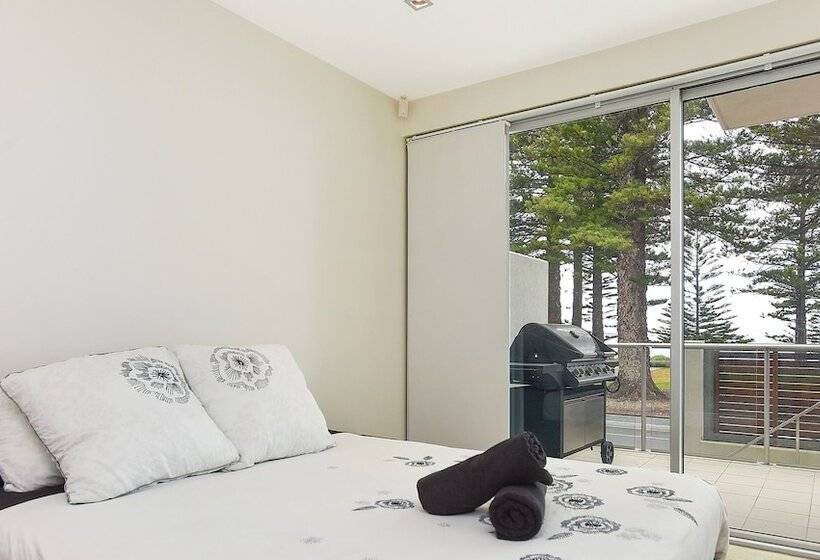 Breeze Beachfront Apartment