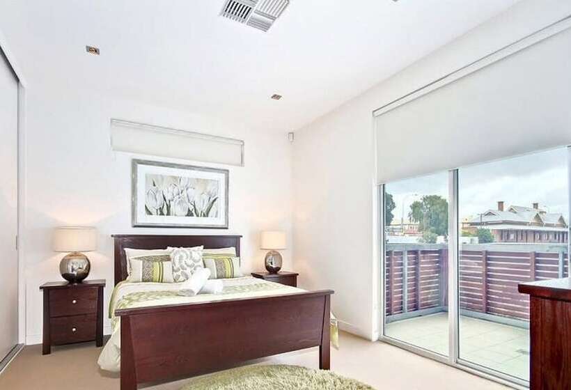 Breeze Beachfront Apartment