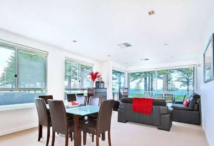 Breeze Beachfront Apartment