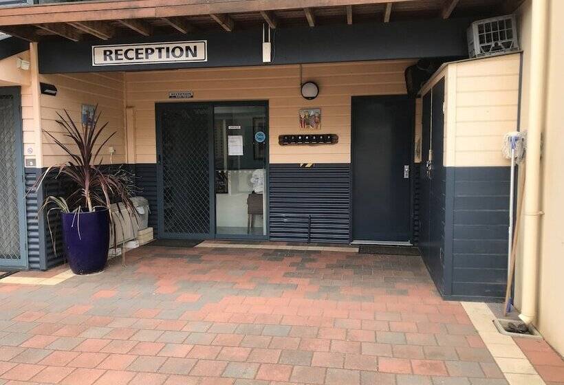 Driftwood Apartments