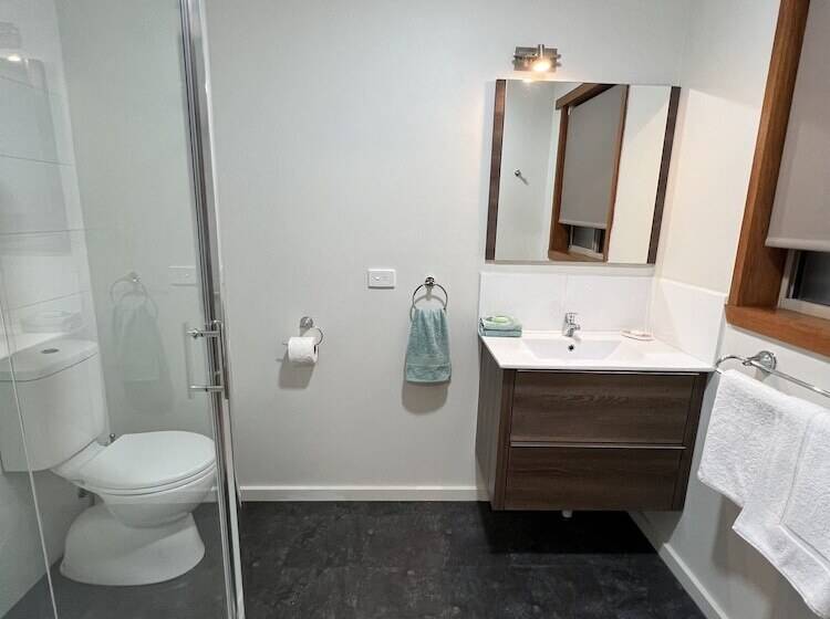 Greenways Holiday Units