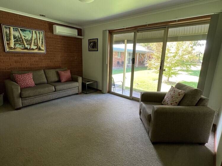 Greenways Holiday Units