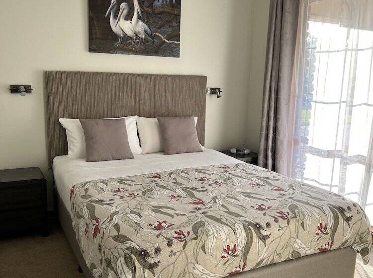 Greenways Holiday Units