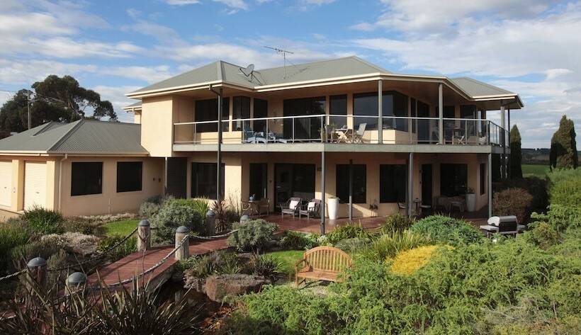 Hilltop Apartments Phillip Island Adults Only