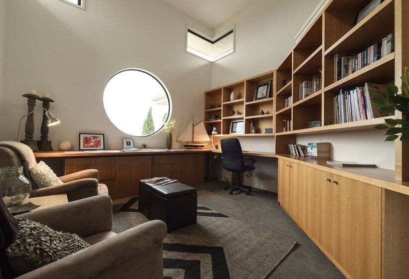 Hilltop Apartments Phillip Island Adults Only