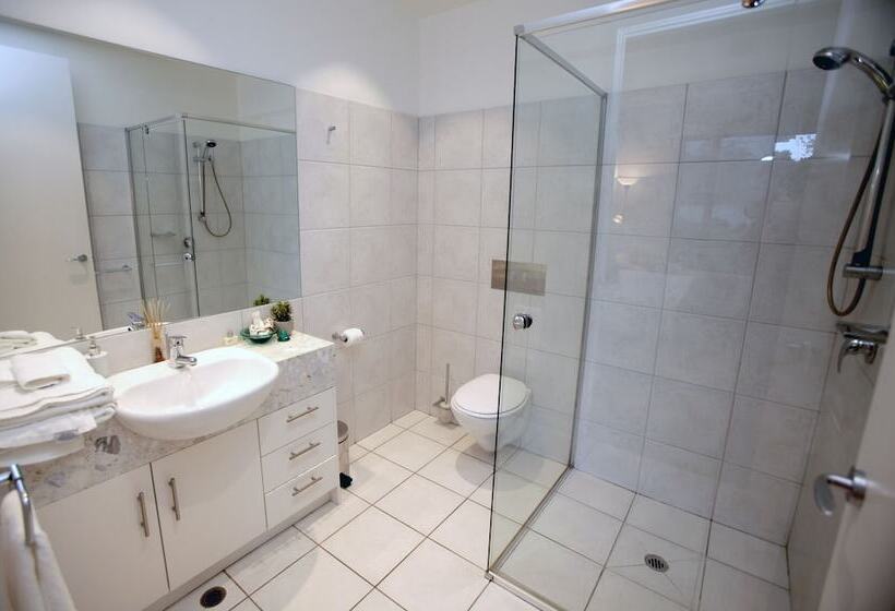 Hilltop Apartments Phillip Island Adults Only