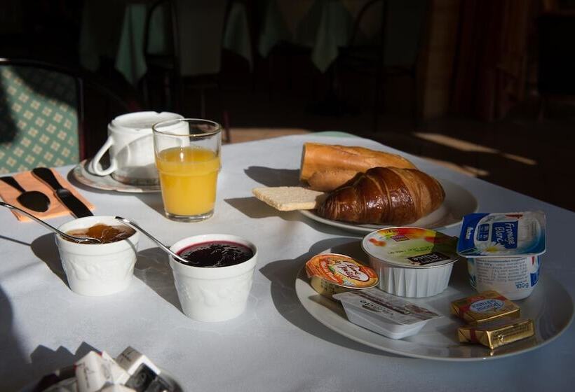 فندق Anne De Beaujeu