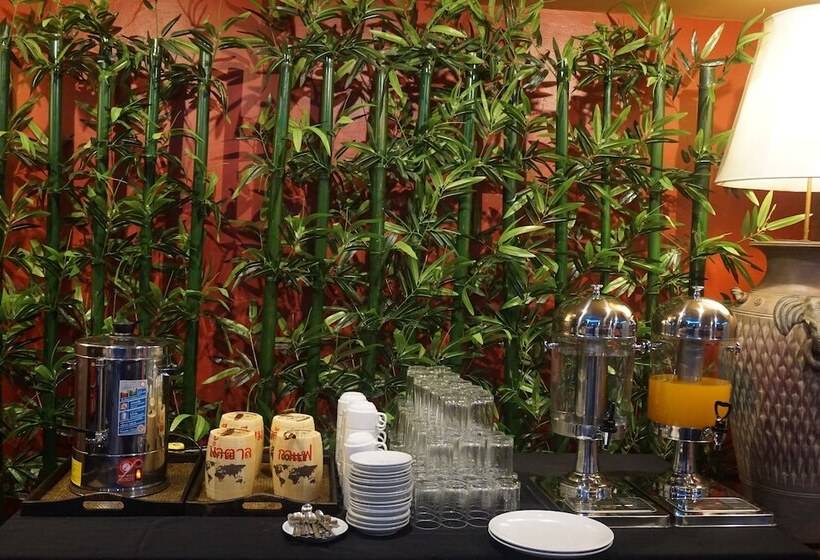 酒店 Bangkok Travel Suites