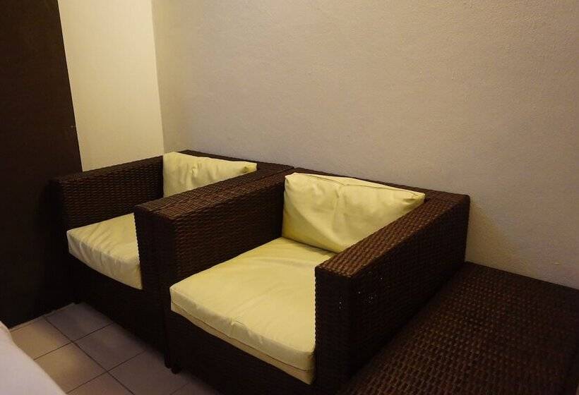 酒店 Bangkok Travel Suites