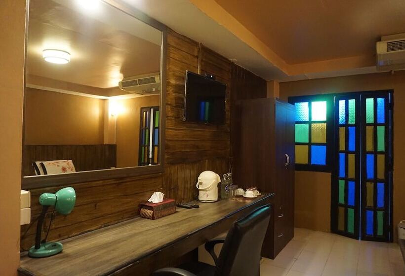 酒店 Bangkok Travel Suites