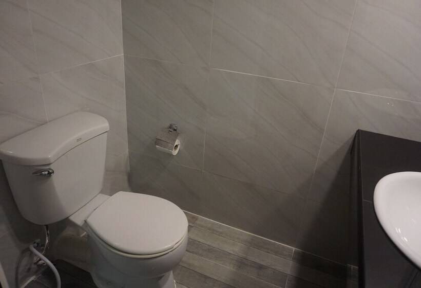 酒店 Bangkok Travel Suites