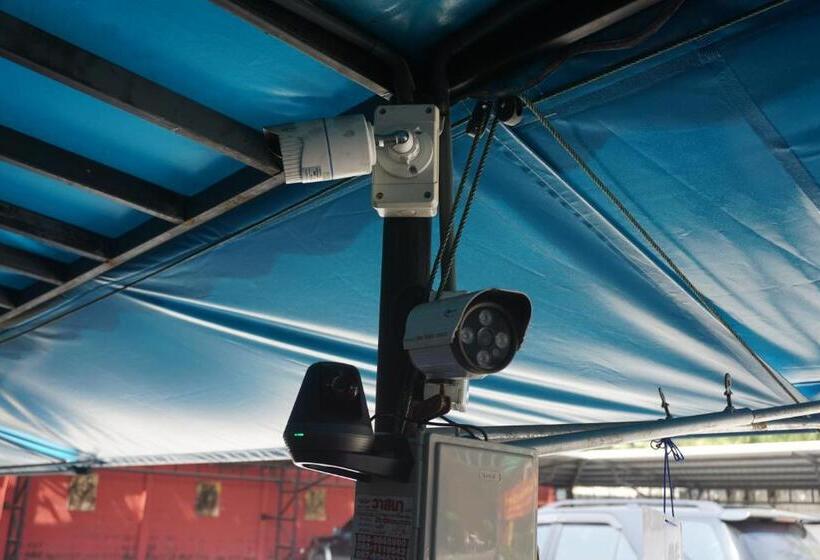 酒店 Bangkok Travel Suites