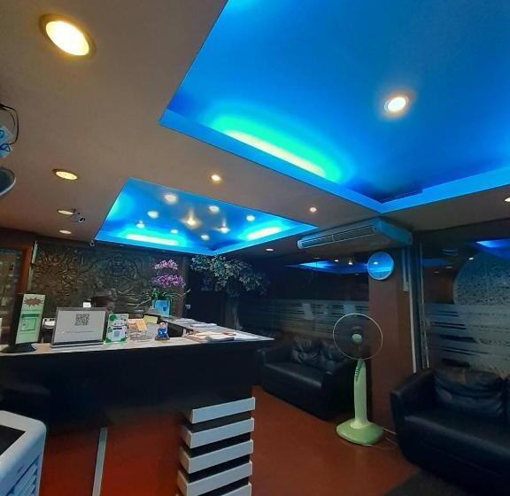 酒店 Bangkok Travel Suites